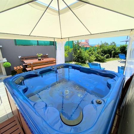 Lux Apartment Sea Shell With Jacuzzi Макарська Екстер'єр фото