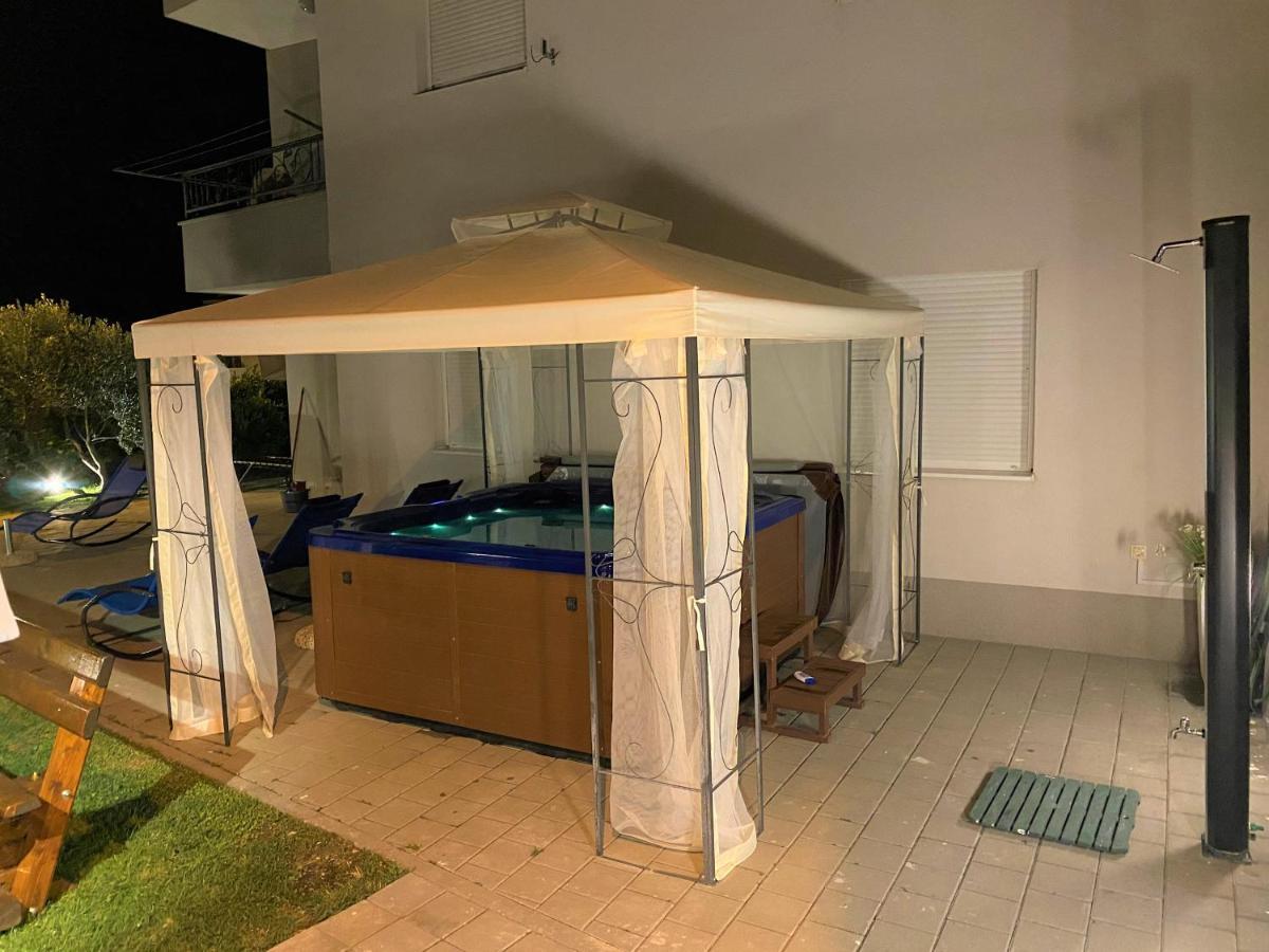 Lux Apartment Sea Shell With Jacuzzi Макарська Екстер'єр фото