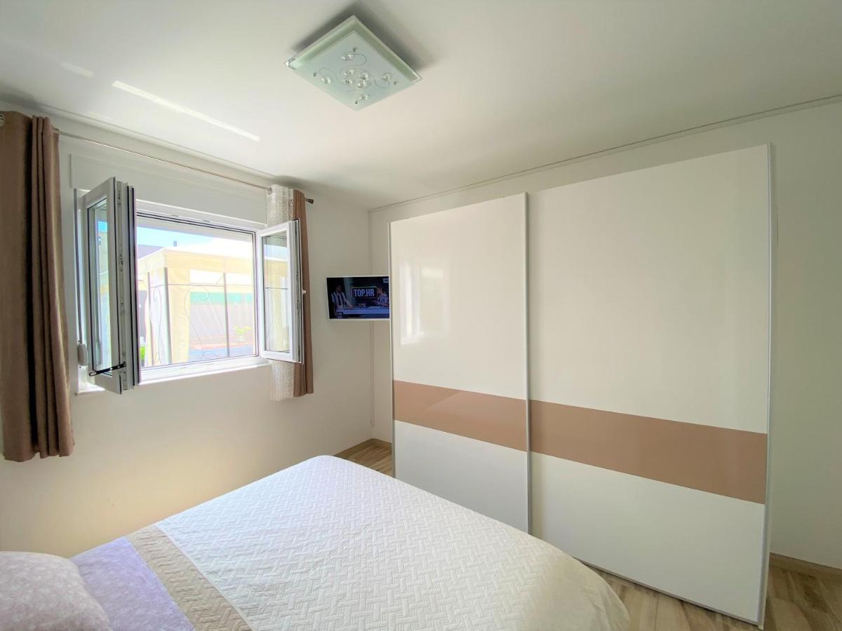 Lux Apartment Sea Shell With Jacuzzi Макарська Екстер'єр фото