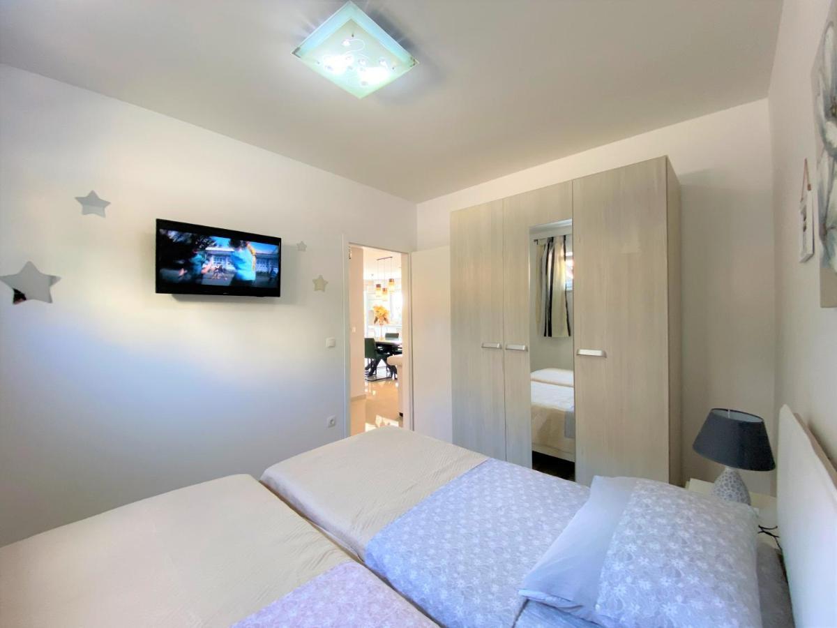 Lux Apartment Sea Shell With Jacuzzi Макарська Екстер'єр фото