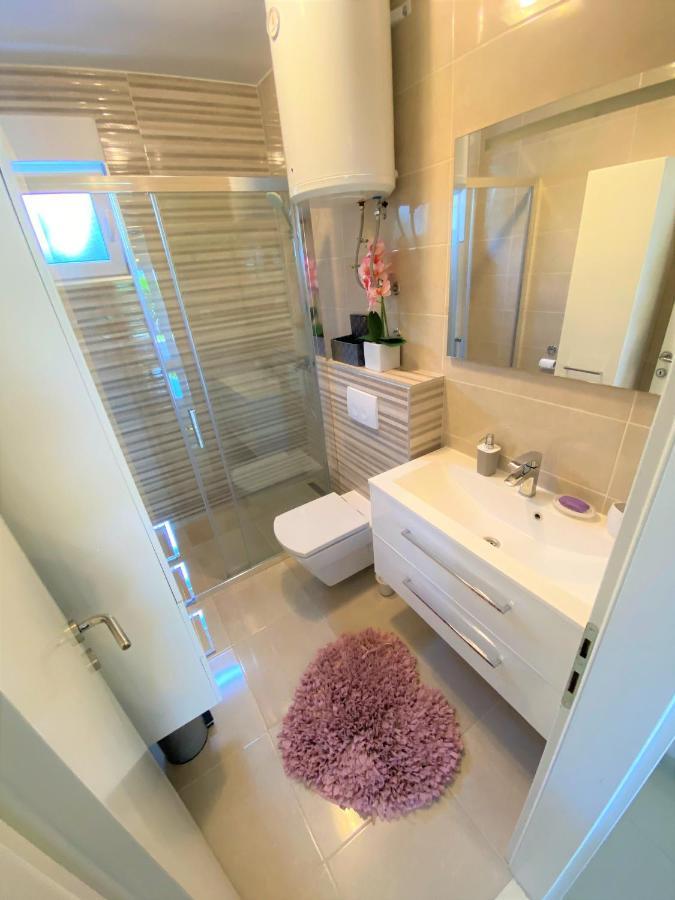Lux Apartment Sea Shell With Jacuzzi Макарська Екстер'єр фото