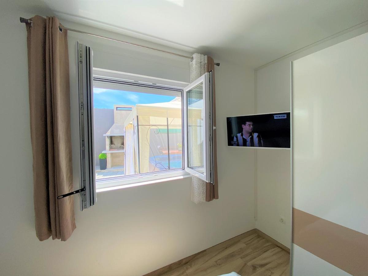 Lux Apartment Sea Shell With Jacuzzi Макарська Екстер'єр фото