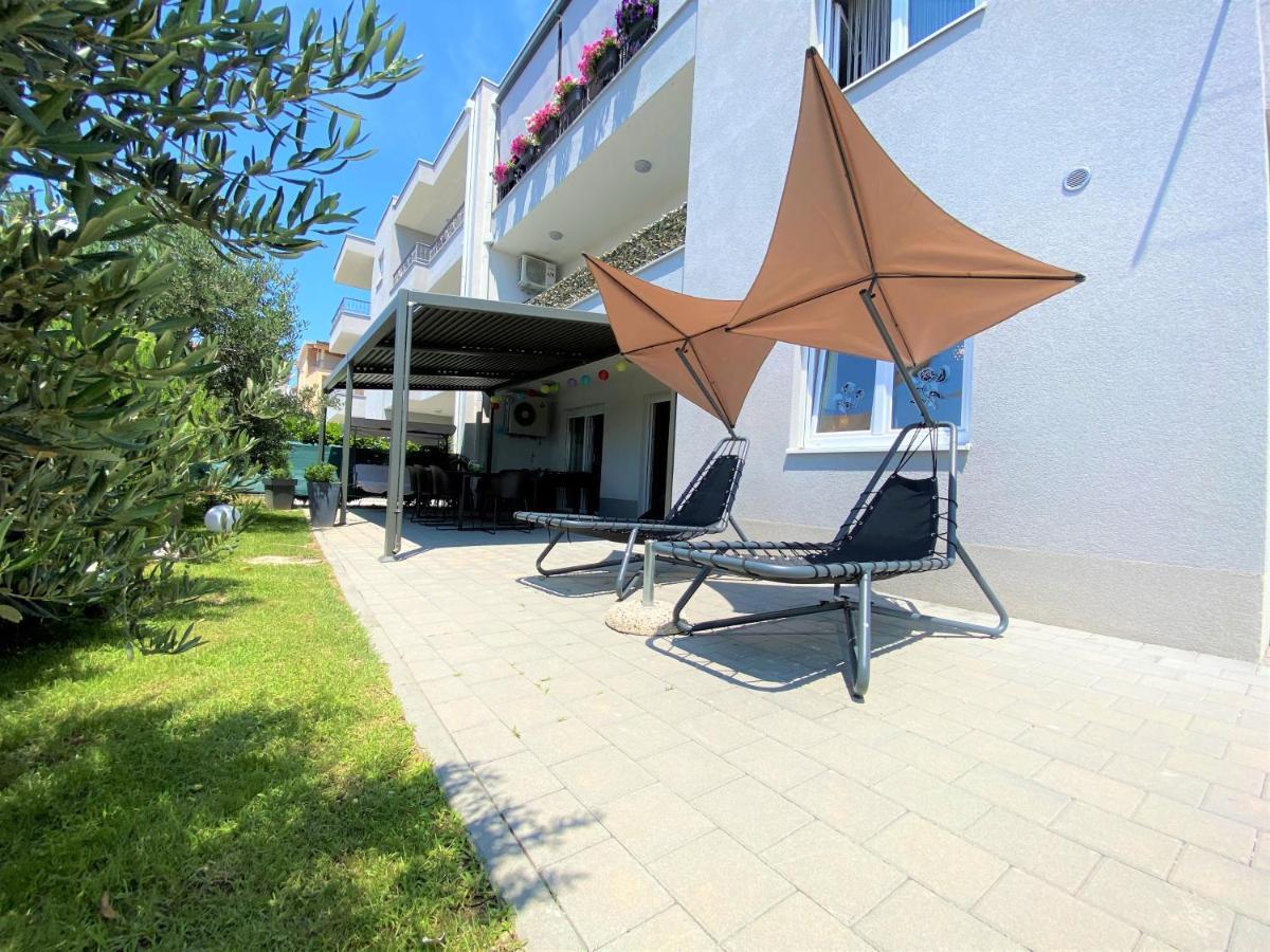 Lux Apartment Sea Shell With Jacuzzi Макарська Екстер'єр фото